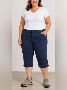 L.L. Bean Vista Camp Capri Pants Women’s 20 Plus Navy Cropped Hiking Outdoor